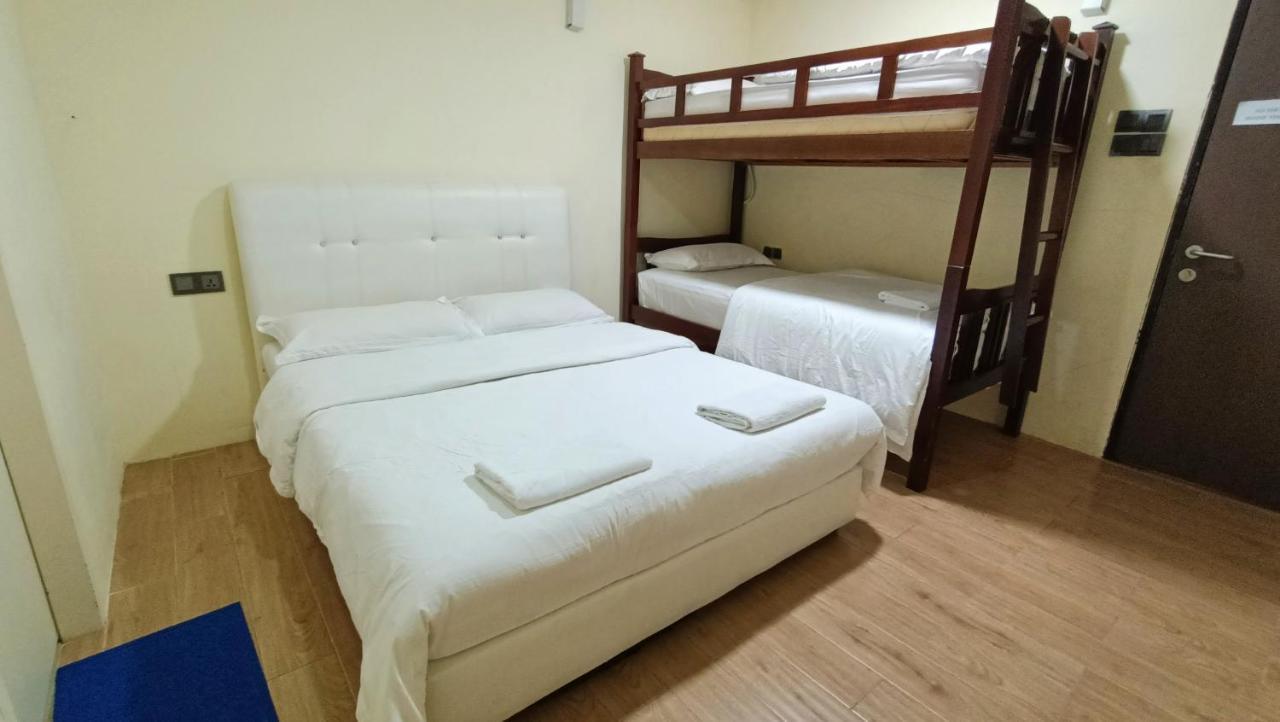 Oyo 90457 Borneo Eco-House Hashtag 12 Boutique Hotel Kota Kinabalu Exteriör bild