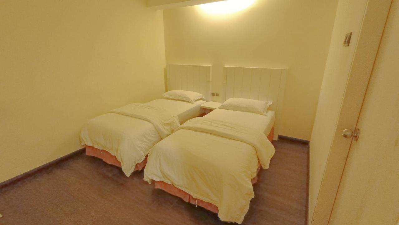 Oyo 90457 Borneo Eco-House Hashtag 12 Boutique Hotel Kota Kinabalu Exteriör bild